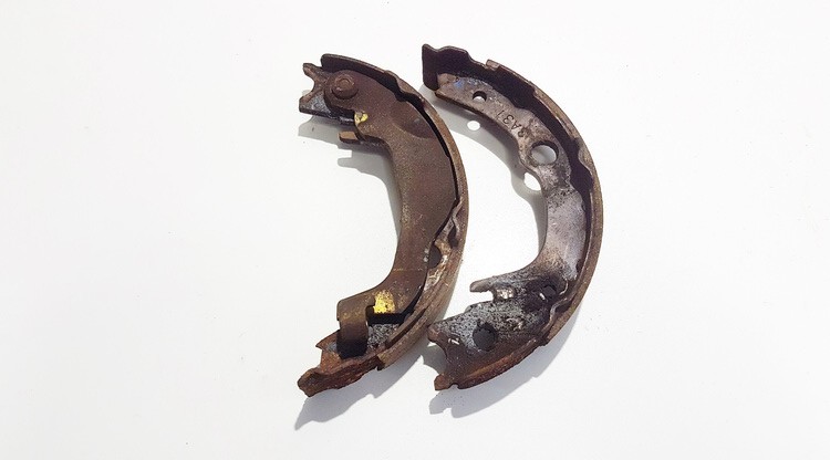 3A31 Toyota Avensis 2003 Brake Shoe Set, parking brake