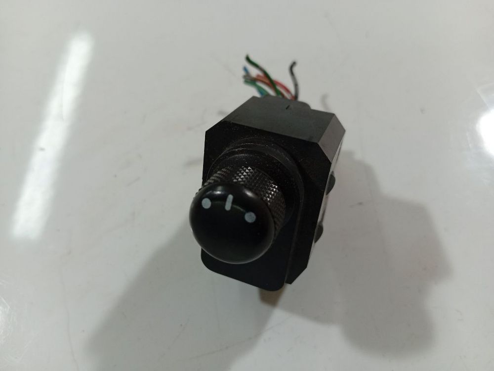 62J002215T Suzuki Swift 2007 Power window control (Window Regulator-Window Switch)