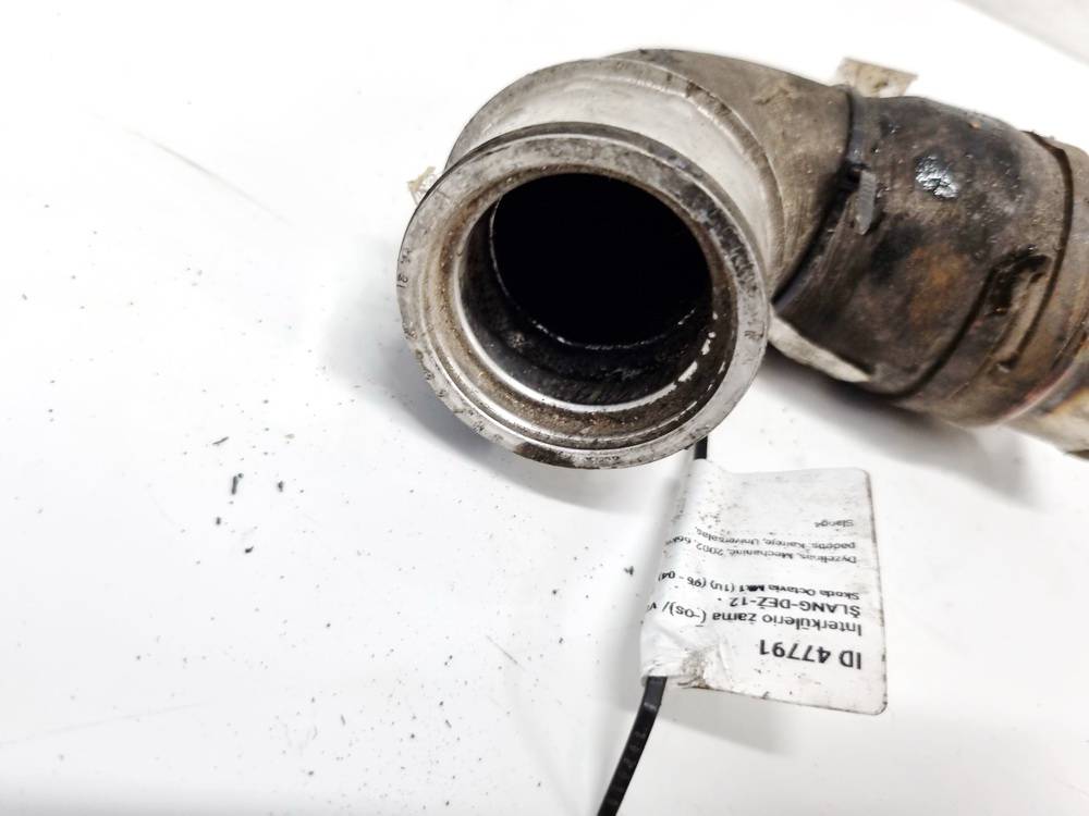 038131111A Skoda Octavia 2002 TURBO INTERCOOLER PIPE HOSE - Thumbnail 2