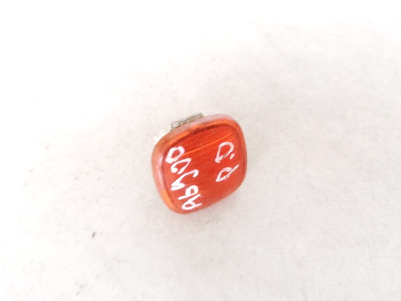 4D0949127 Audi A4 1996 Clear Side Repeaters - FRONT RIGHT