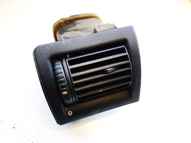 Opel Astra 1998 Wloty powietrza do kabiny - PRAWE