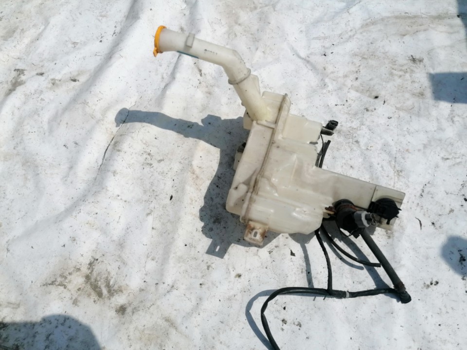 860142728 Mazda 3 2004 Windshield Washer Reservoir tank (WASHER BOTTLE)