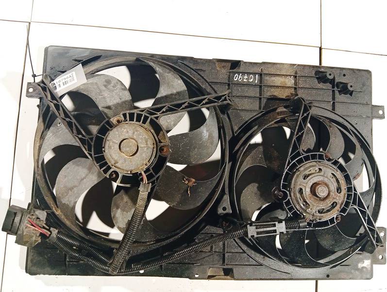 1J0121205B Volkswagen Bora 1999 Diffuser, Radiator Fan