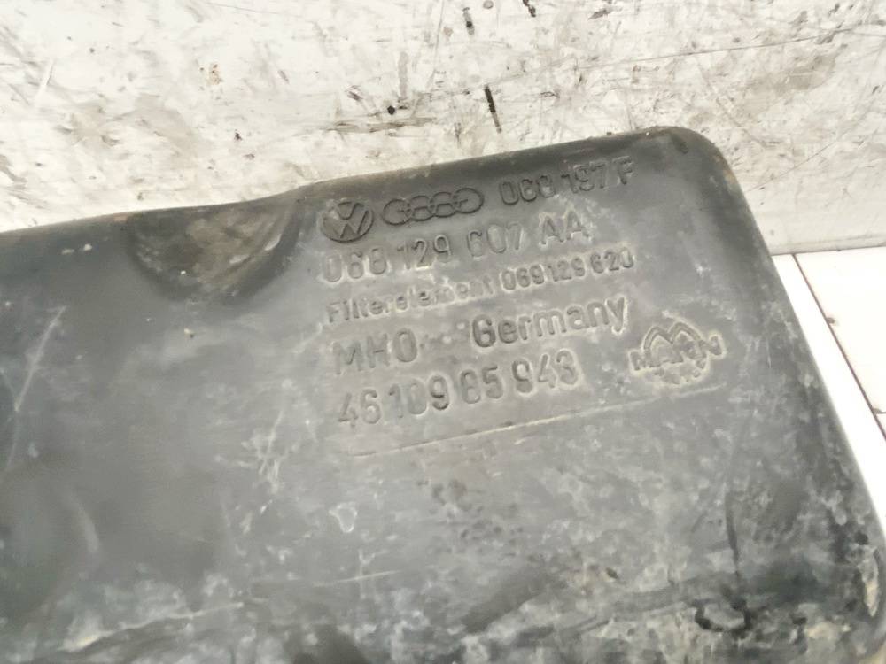 068129607AA Volkswagen Jetta 1988 Gaisa filtra kaste - Thumbnail 3