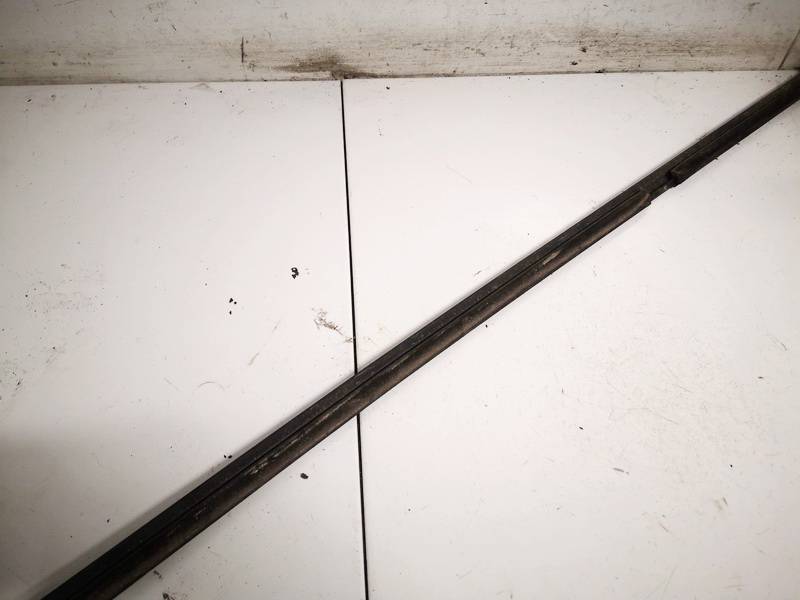 Skoda Superb 2003 Glass Trim Molding-weatherstripping - REAR LEFT - Thumbnail 3