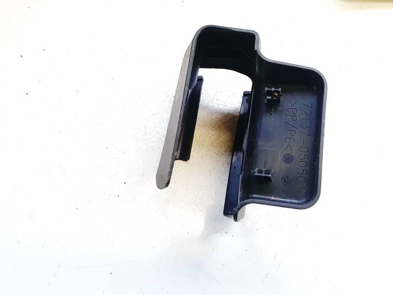 7213705050 Toyota Avensis 2009 Salona apdare (plastmasas)