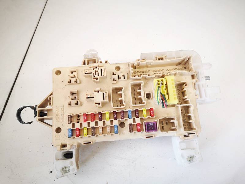 892210F010 Toyota Corolla Verso 2006 Skrzynka bezpieczników