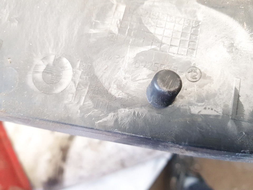 64316925973 BMW 1-Series 2007 Wiper Muolding - FRONT - Thumbnail 2