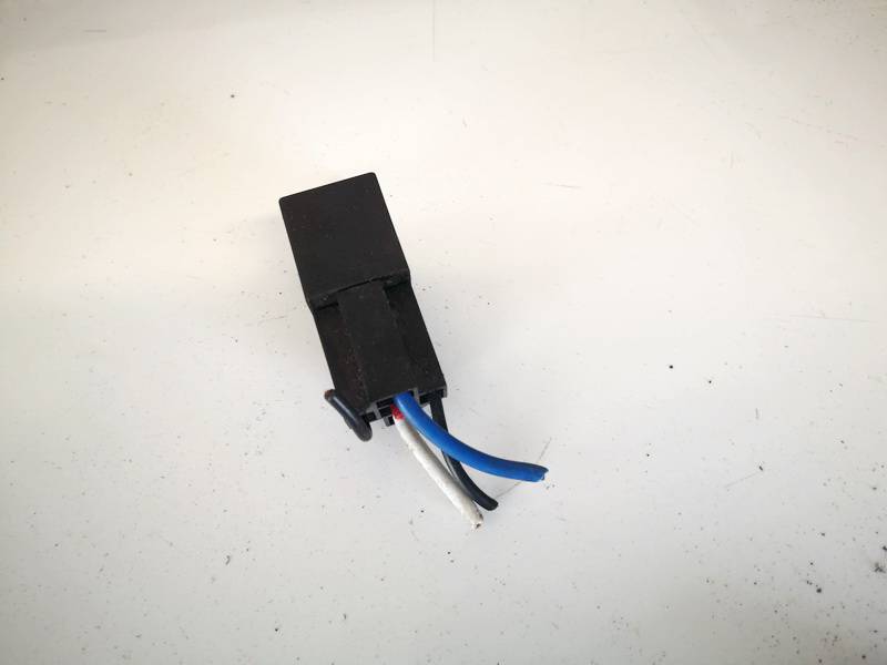 SCB1M1240 Volkswagen Passat 1993 Relay module