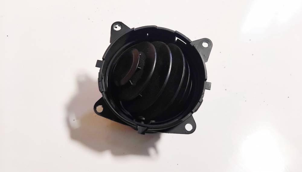 9653071677 Citroen C3 2006 Rejilla Aireadora -
Moldura protectora de la rejilla de ventilación lateral del panel