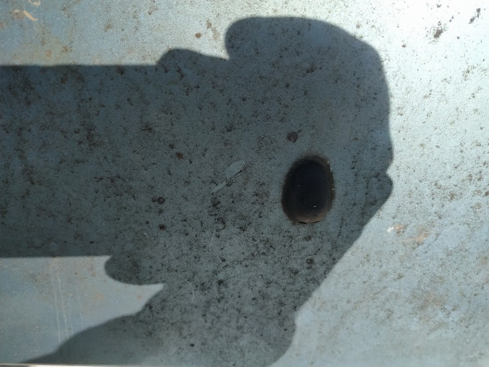 Nissan Almera 2000 DIFUSOR DE AGUA REGADORA DE PARABRISAS