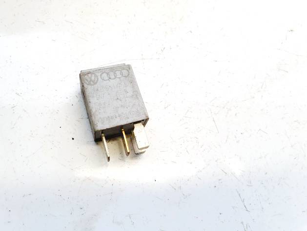1K0951253A Volkswagen Touran 2005 Relay module