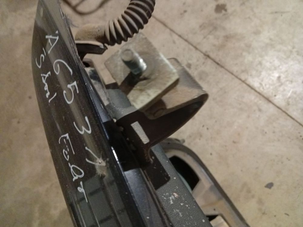 Skoda Fabia 2001 Zawias tylnej klapy - TYLNE LEWE