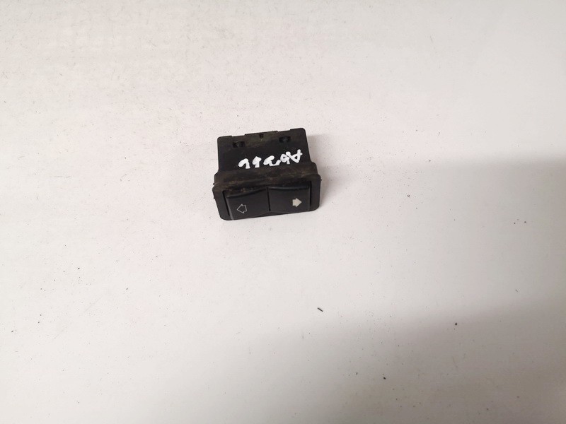 8368974 BMW 5-Series 1997 Przycisk sterowania szybą (przyciski podnoszenia szyby)