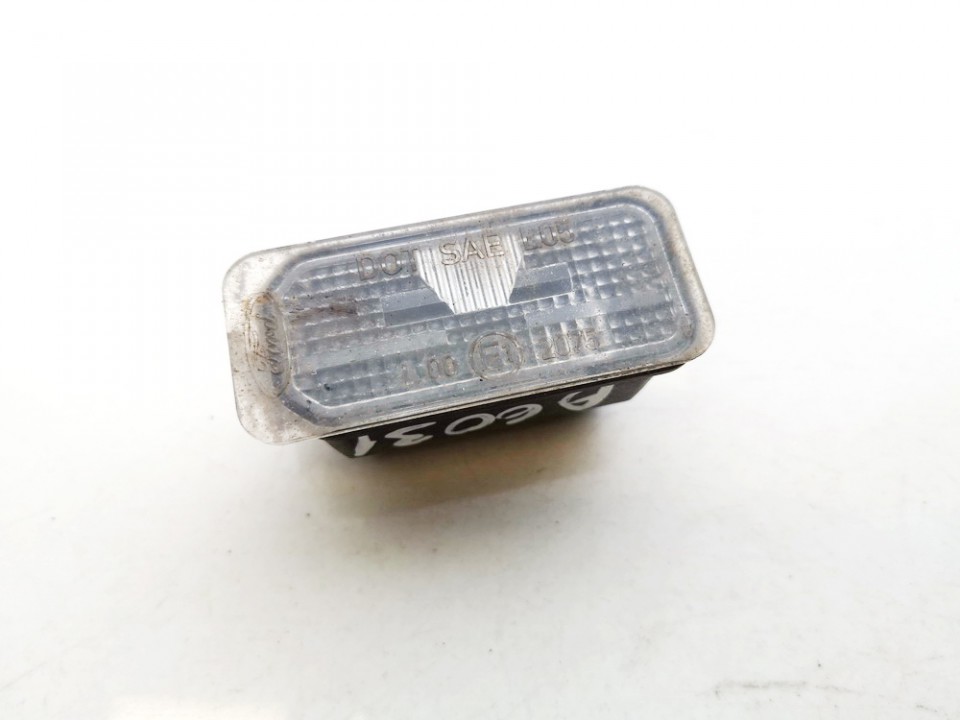 6M2A13550AC Ford Kuga 2009 Oświetlenie tablicy rejestracyjnej - TYLNE