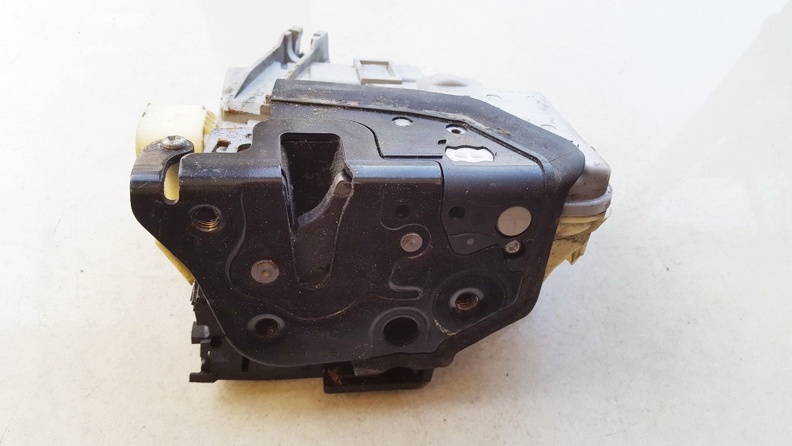 3C2837016A Volkswagen Passat 2006 Duru spyna P.D.