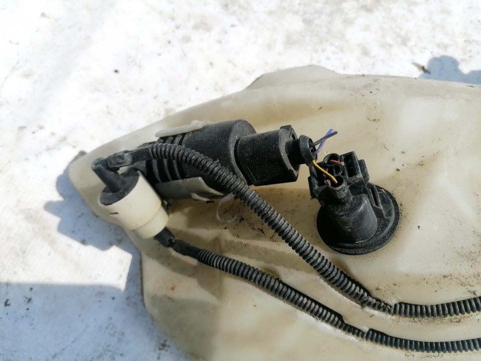 860142728 Audi A4 2004 Windshield Windscreen Washer Pump - Thumbnail 3