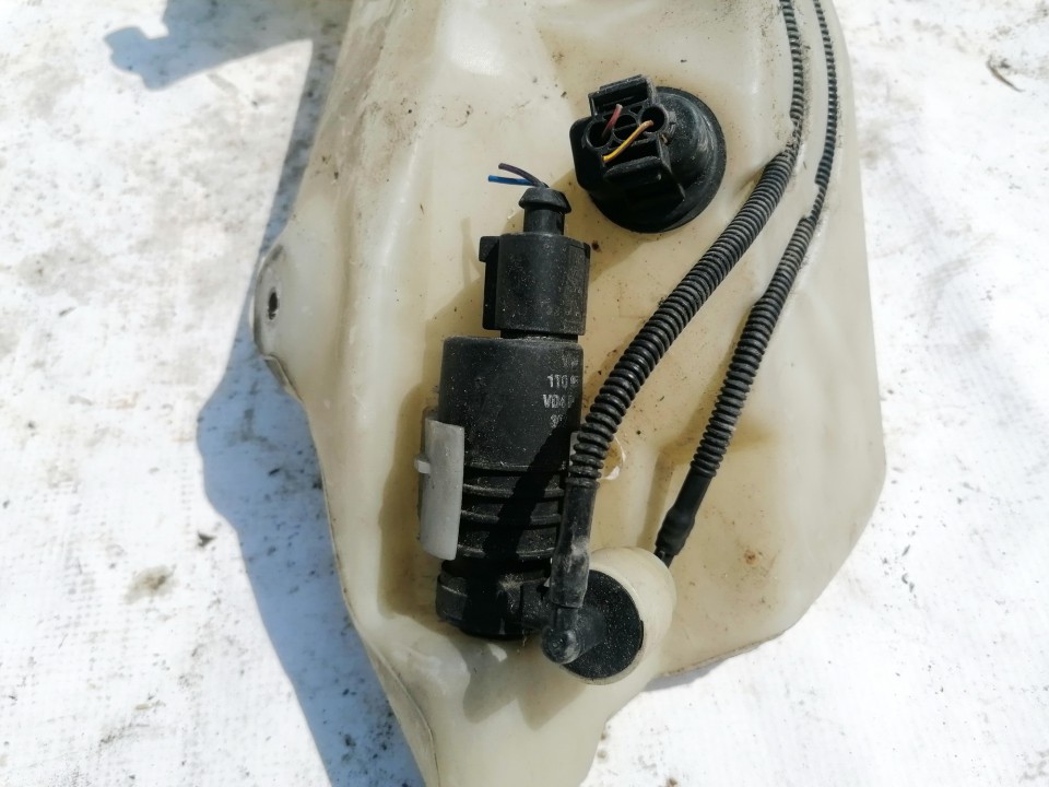 860142728 Audi A4 2004 Windshield Windscreen Washer Pump - Thumbnail 2