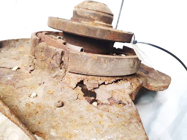 Volvo V70 1999 Mechanizm hamulca ręcznego