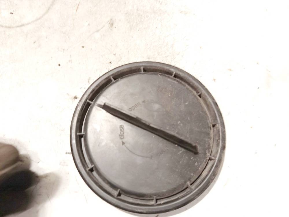 15822200 Mercedes-Benz CLS-CLASS 2004 Headlight bulb dust cover cap - FRONT - Thumbnail 2