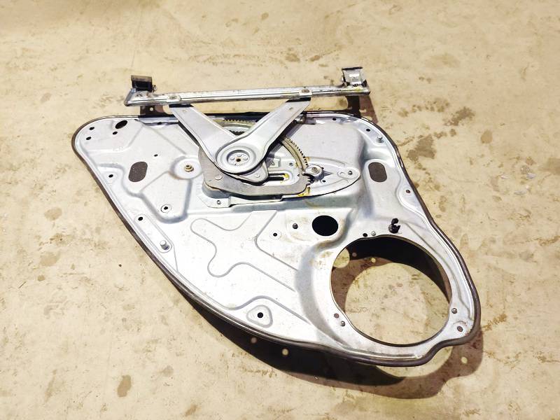 4M51A045H22B Ford Focus 2006 Durvju loga pacēlājs - AIZMUGURE PA LABI - Thumbnail 2