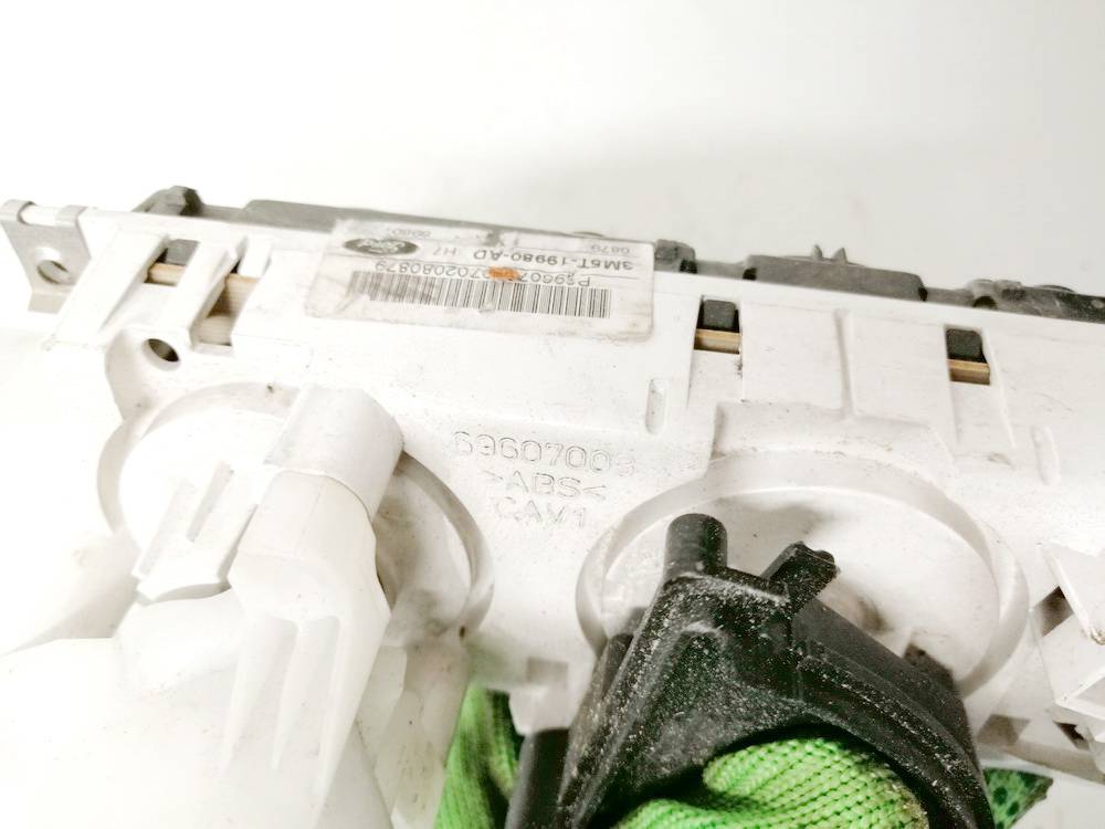 3M5T19980AD Ford Focus 2006 Climate Control Panel (heater control switches) - Thumbnail 3