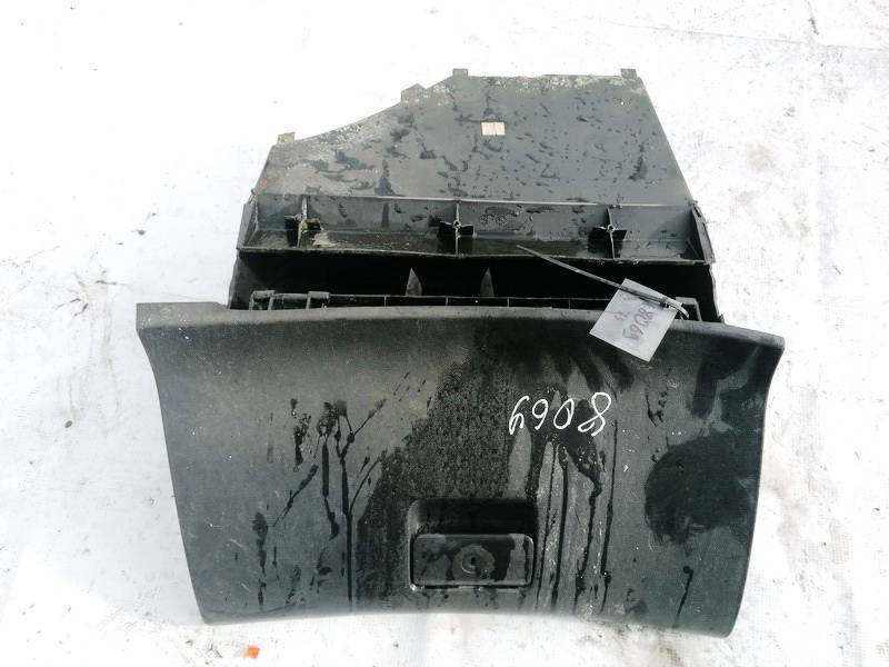 Peugeot 307 2002 Schowek