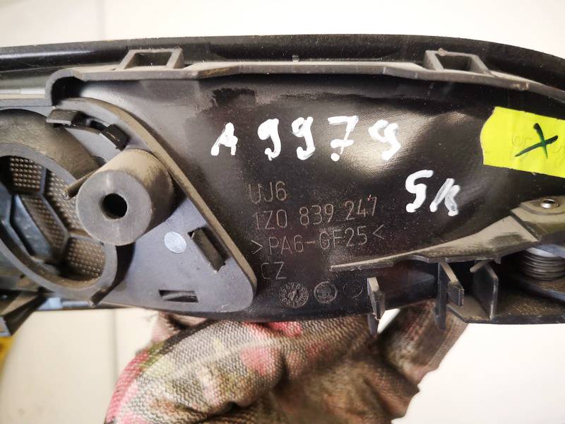 1Z0839247 Skoda Octavia 2004 Door Handle Interior - REAR LEFT - Thumbnail 3