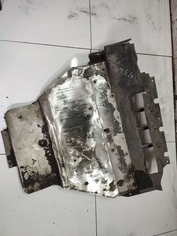 Citroen Xsara 2000 Osłona silnika (płyta pod silnik)