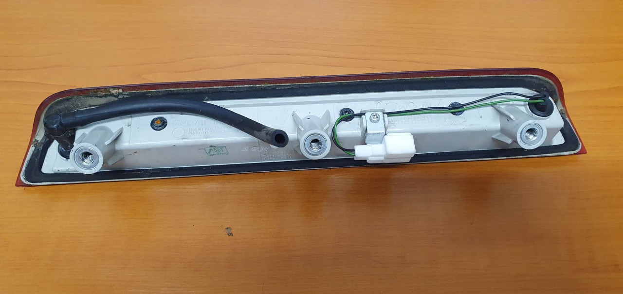 927011h3 927011h3 167625 Emergency Third Brake Light (Third Brake