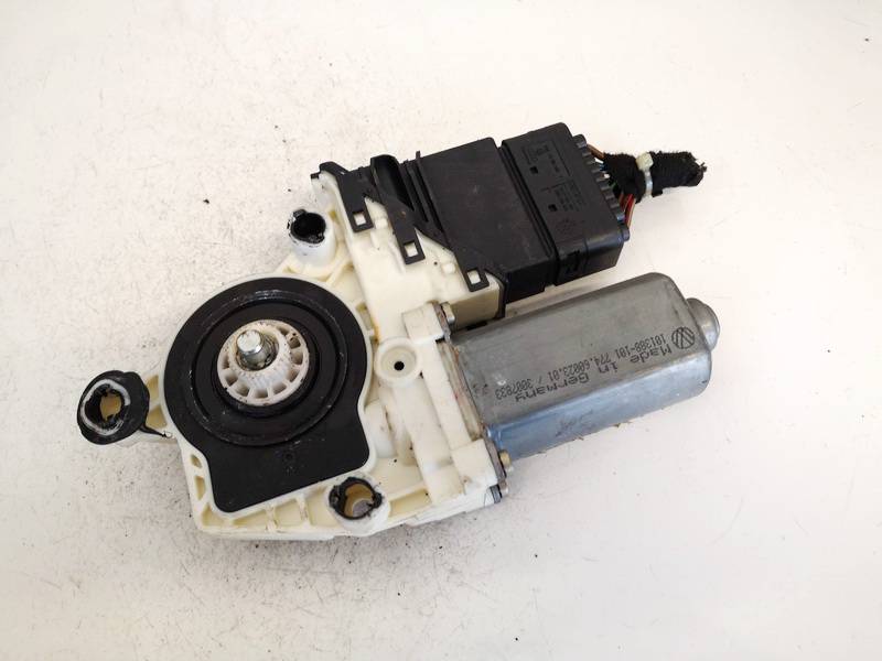 1J4959812C Volkswagen Golf 1998 Window Motor - REAR RIGHT - Thumbnail 3
