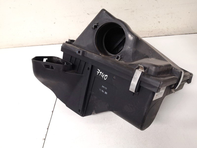 1371851259902 1371851259902 Air filter box BMW 3Series 2011 1.8L EIS01537824 Used Auto