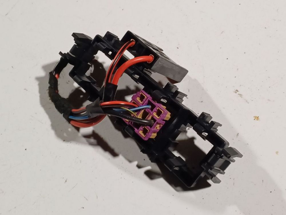 8A0937530 Audi A6 2005 Drošinātāju kārba - Thumbnail 3