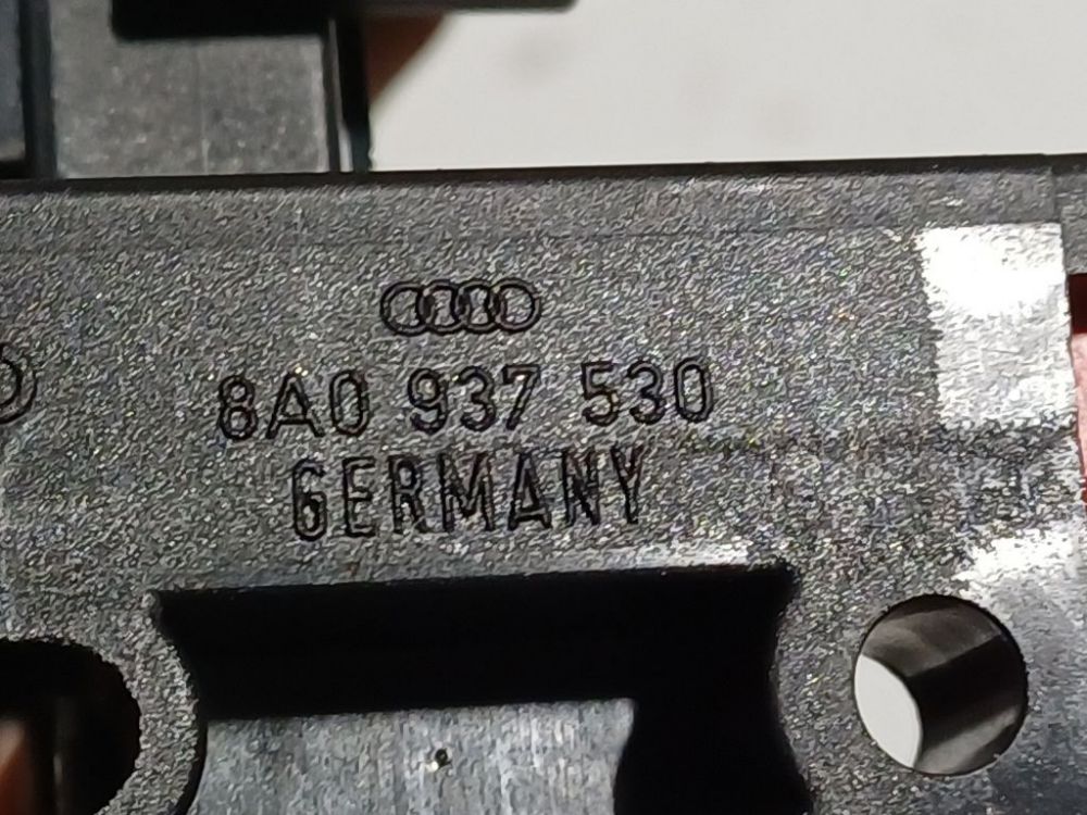 8A0937530 Audi A6 2005 Drošinātāju kārba - Thumbnail 4