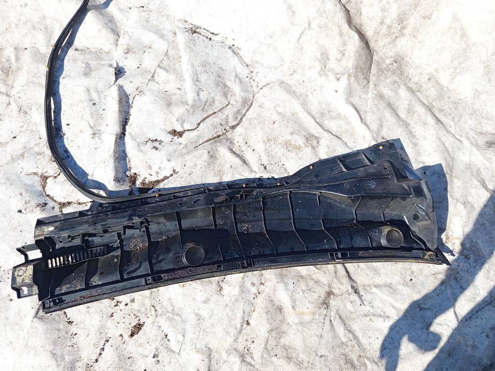 557820F010 Toyota Corolla Verso 2006 Abdeckung Windschutz Wasserkastenabdeckung