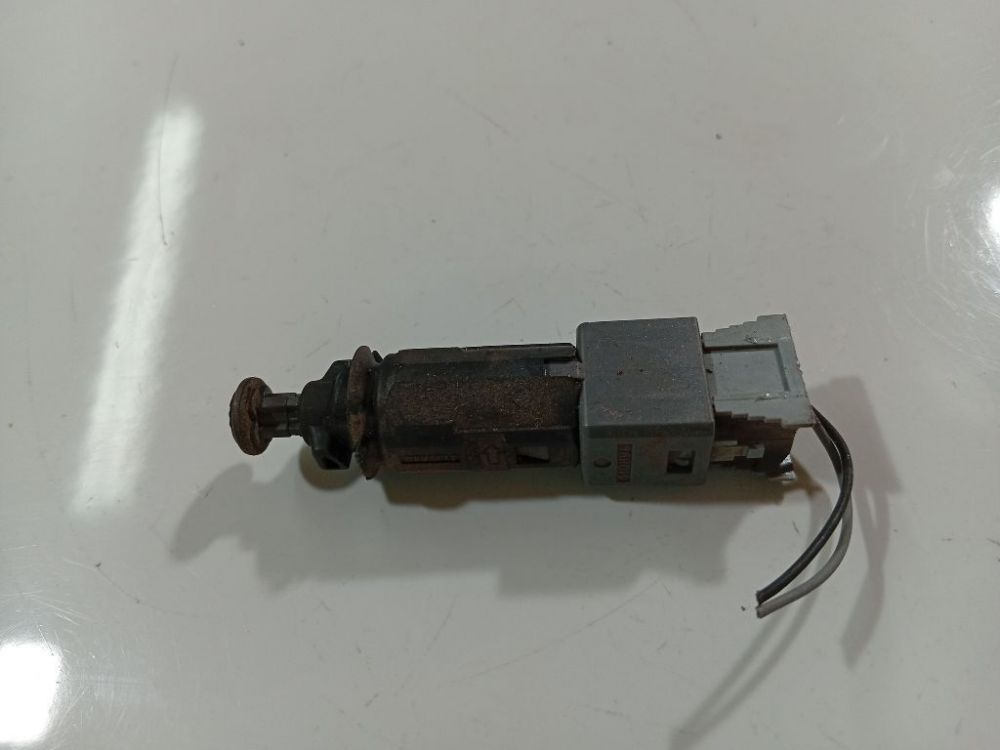 110894 Renault Espace 2004 Brake Light Switch (sensor) - Switch (Pedal Contact) - Thumbnail 2
