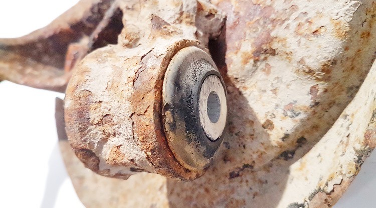 Audi A4 2002 Wspornik piasty - TYLNE LEWE - Thumbnail 3