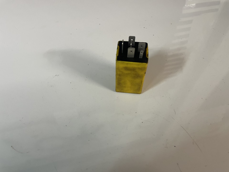 13100516 Opel Omega 2002 Rele