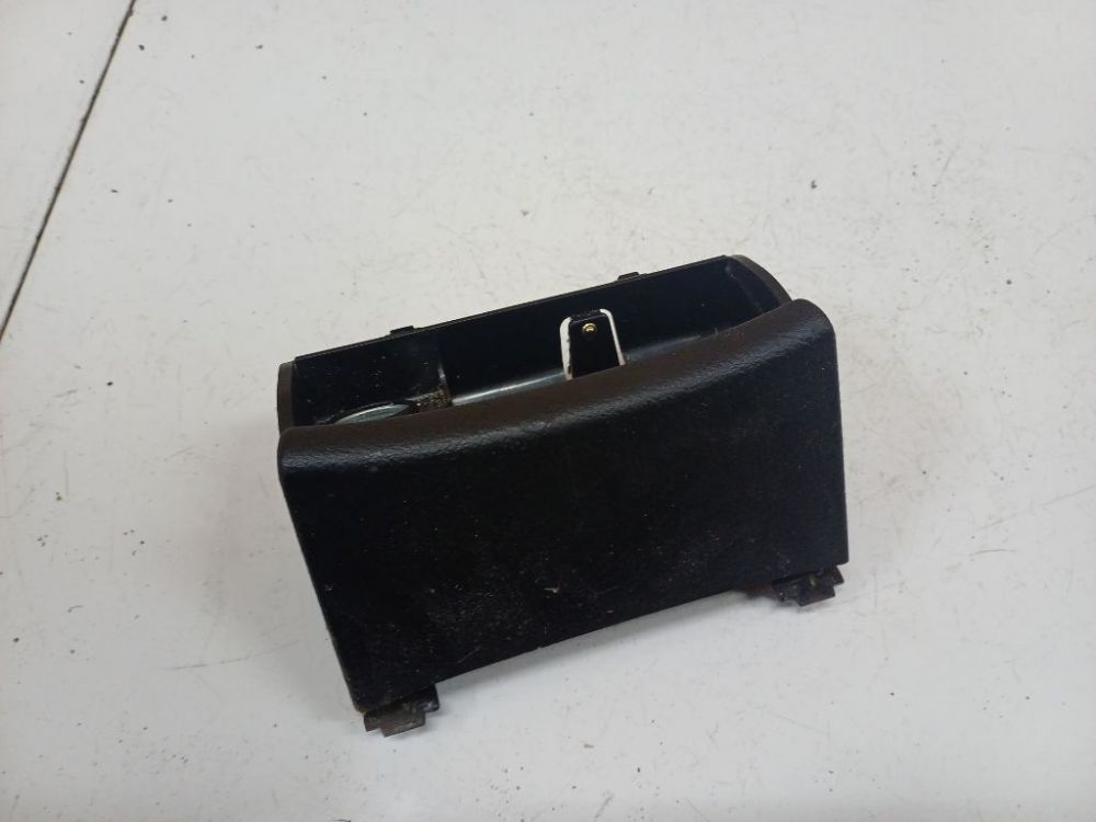 308300100T Volkswagen Passat 1998 cendrier - Thumbnail 3