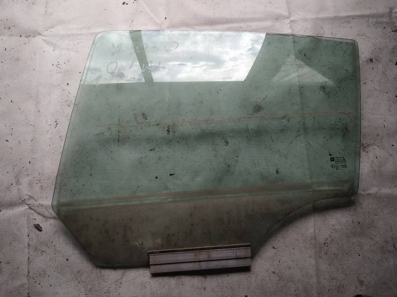 AS2 Opel Astra 2004 Oven lasi - TAKANA VASEMMALLA