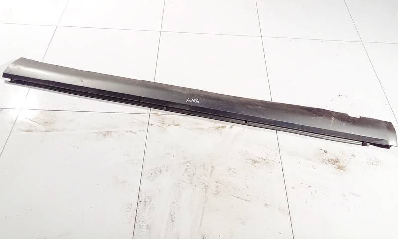 Dodge Magnum 2009 pare-boue latéral gauche