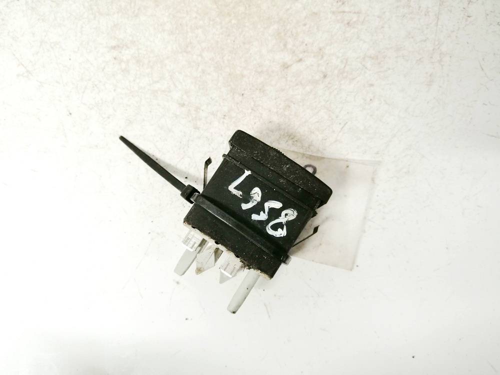 8D0941301 Audi A4 1996 Ajovalojen Korkeudensäädön Painike