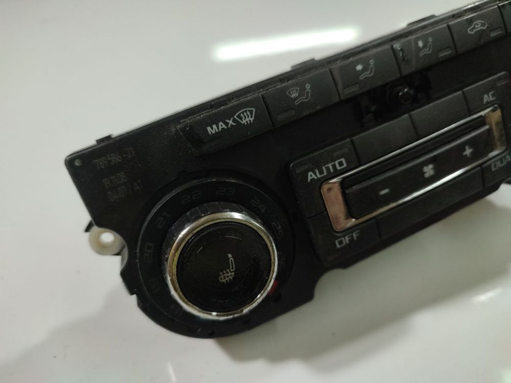 3T0907044 Skoda Octavia 2009 Climate Control Panel (heater control switches) - Thumbnail 2