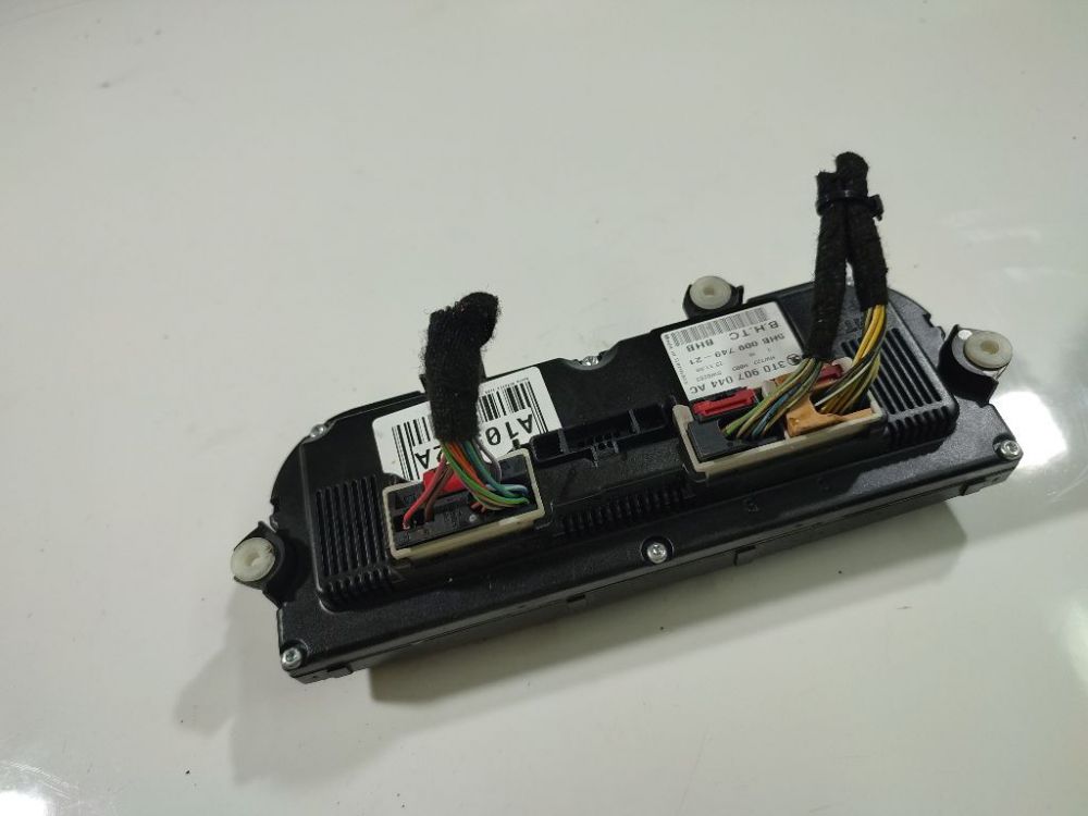 3T0907044 Skoda Octavia 2009 Climate Control Panel (heater control switches) - Thumbnail 3