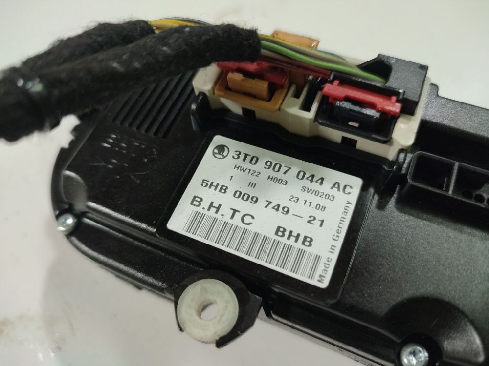 3T0907044 Skoda Octavia 2009 Climate Control Panel (heater control switches) - Thumbnail 4