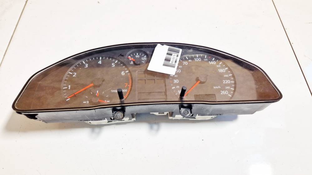 8D0919861C Audi A4 1998 Nopeusmittari – mittaristo