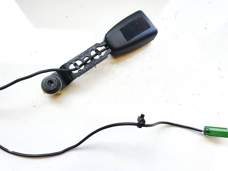 6013208 Volvo V50 2006 Seat belt holder (Seat belt Buckle) - FRONT RIGHT