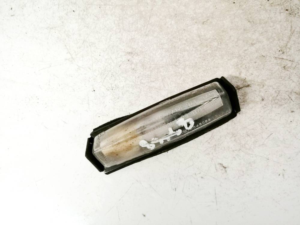 E130156 Toyota Yaris 2007 Oświetlenie tablicy rejestracyjnej - TYLNE