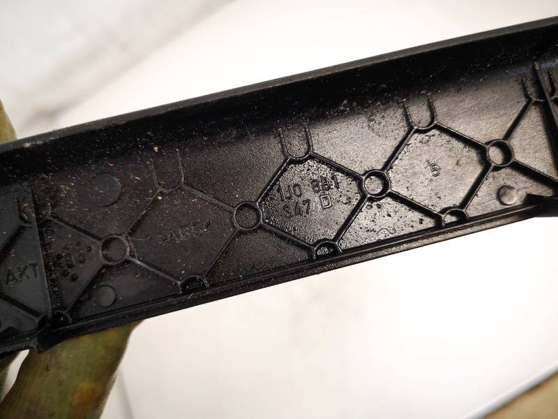 1J0881347D Volkswagen Golf 1998 Salona apdare (plastmasas) - Thumbnail 3