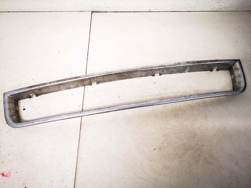 8E0807647 Audi A4 2003 Bumper Grille - FRONT CENTER